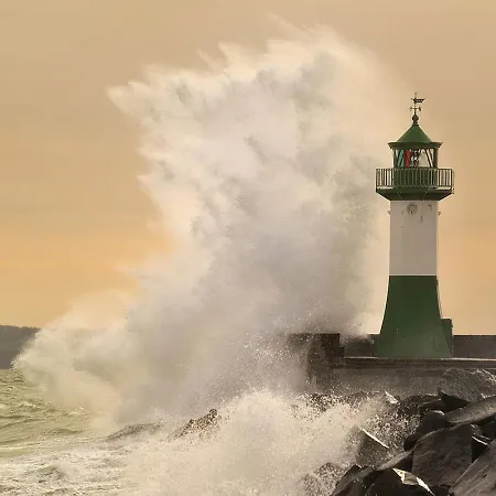Strandgefluester App2 - Strandpromenade Seitlicher Meerblick, Strandkorb Saisonal