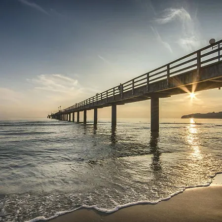 Strandgefluester App2 - Strandpromenade Seitlicher Meerblick, Strandkorb Saisonal Lägenhet Binz